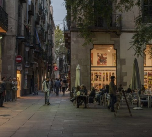 Study in Barcelona and have free plans, it is possible