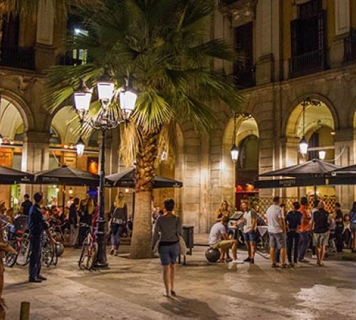 Trendy restaurants to go with the friends of your student residence in Barcelona